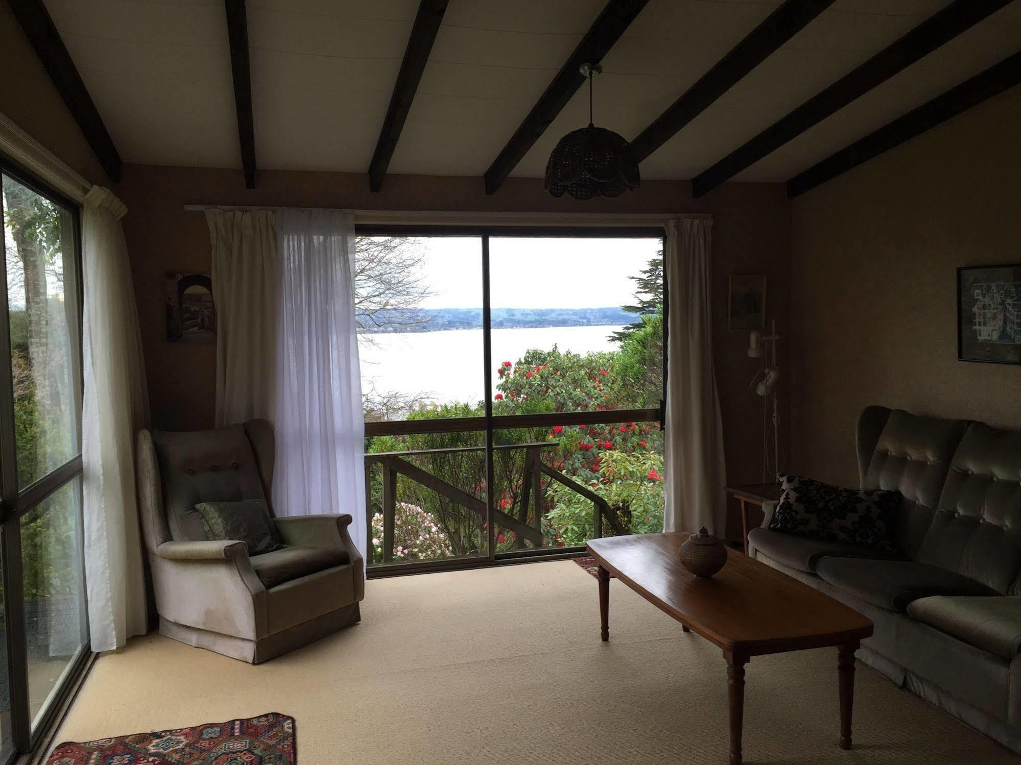 Lakeview Holiday Home Rotorua Exterior photo
